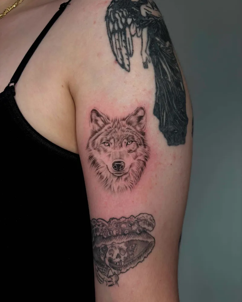 Dotwork and micro-realism wolf